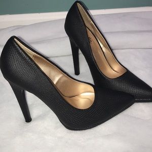 Black high pointy heels (never used)
